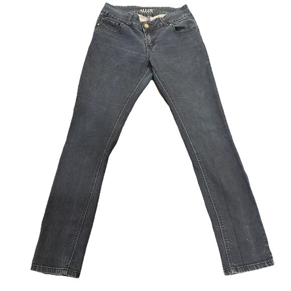 Alloy Apparel Women's Straight Skinny Stretch Denim Blue Dark Wash Size W30 - Picture 2 of 15